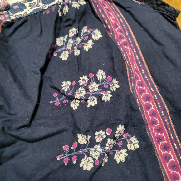 5/$25 Boho style Blouse - Picture 4 of 10